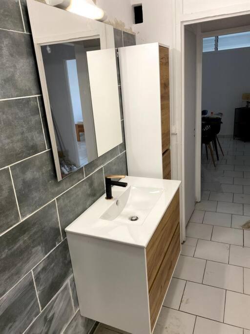 Appartement Moderne, 2 Chambres, Proche Aeroport • Chu • Port Les Abymes Esterno foto